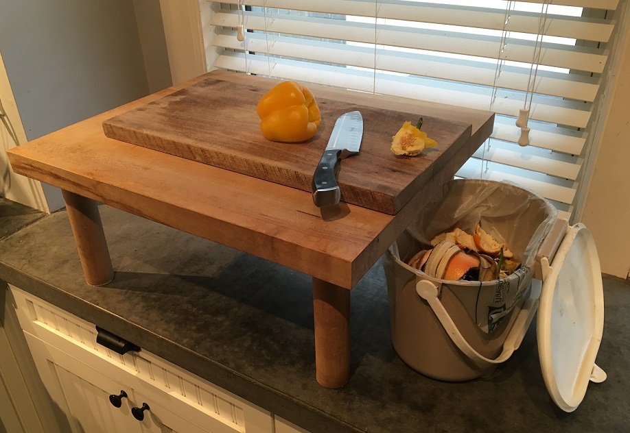 Raised Cutting Board With Compost